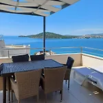 Quiet Bay Getaway Mona 2 4 And 6 Appartement Ražanj