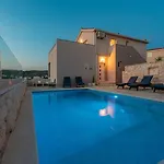 Quiet Bay Getaway Mona 2 4 And 6 *
