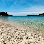 Quiet Bay Getaway Mona 2 4 And 6 * Razanj