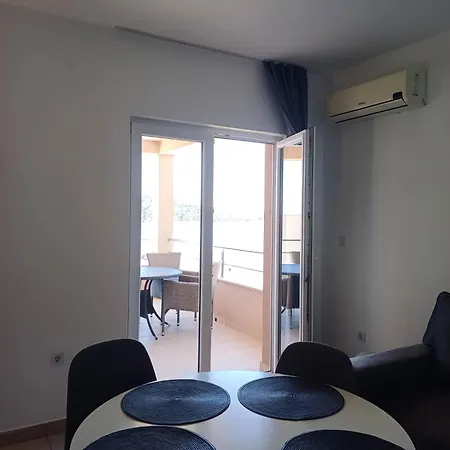 Apartman Quiet Bay Getaway Mona 2 4 And 6 *