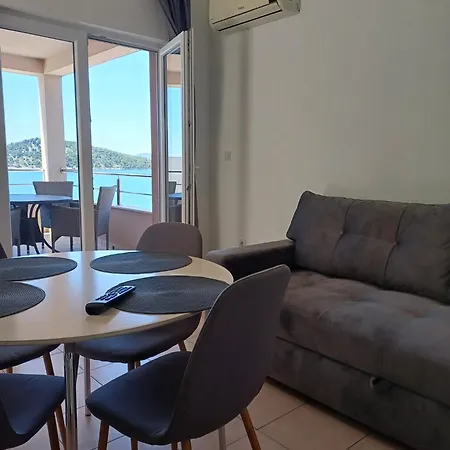 Quiet Bay Getaway Mona 2 4 And 6 * Razanj