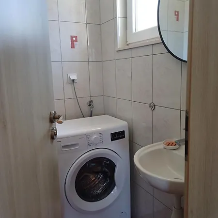 Quiet Bay Getaway Mona 2 4 And 6 * Ražanj