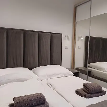 Quiet Bay Getaway Mona 2 4 And 6 Apartman