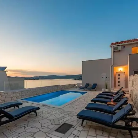 Apartman Quiet Bay Getaway Mona 2 4 And 6 *