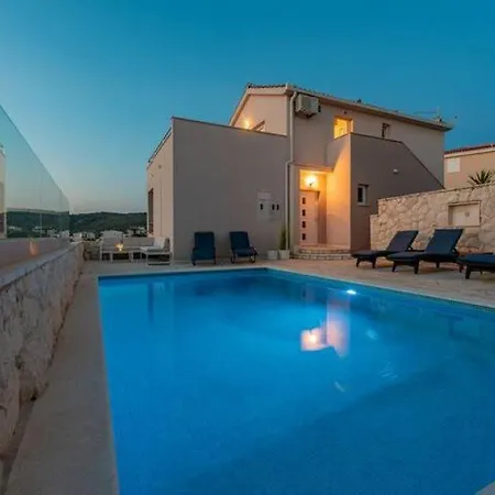 Quiet Bay Getaway Mona 2 4 And 6 *