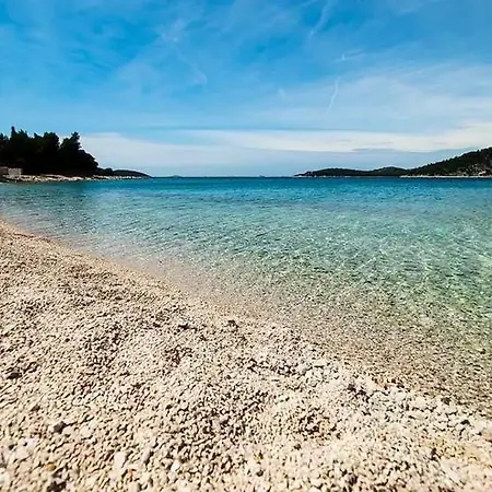 Quiet Bay Getaway Mona 2 4 And 6 * Razanj