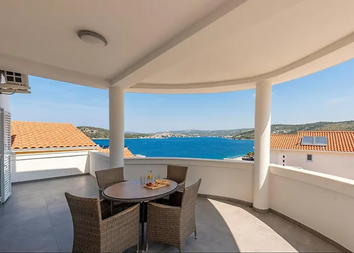 Apartment Quiet Bay Getaway Mona 2 4 And 6