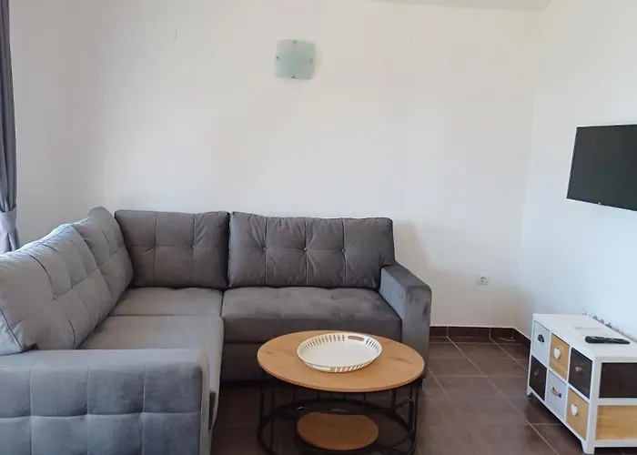 Quiet Bay Getaway Mona 2 4 And 6 Ražanj