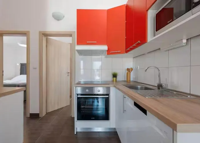 Apartment Quiet Bay Getaway Mona 2 4 And 6 Razanj