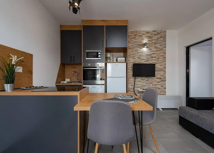 Quiet Bay Getaway Mona 2 4 And 6 Apartment