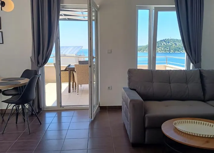 Apartment Quiet Bay Getaway Mona 2 4 And 6