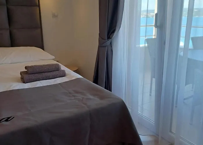 Quiet Bay Getaway Mona 2 4 And 6 公寓 Ražanj