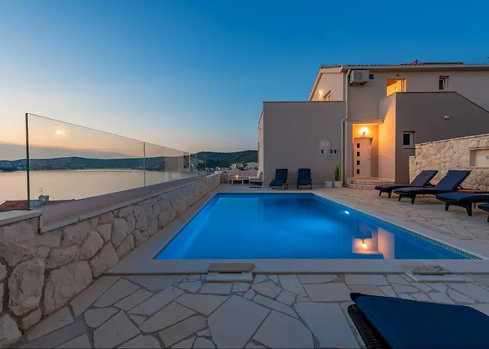 Quiet Bay Getaway Mona 2 4 And 6 公寓 Ražanj